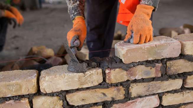 Kerja Berat Di Siang Hari Sehingga Membuat Seseorang Tidak Berpuasa
