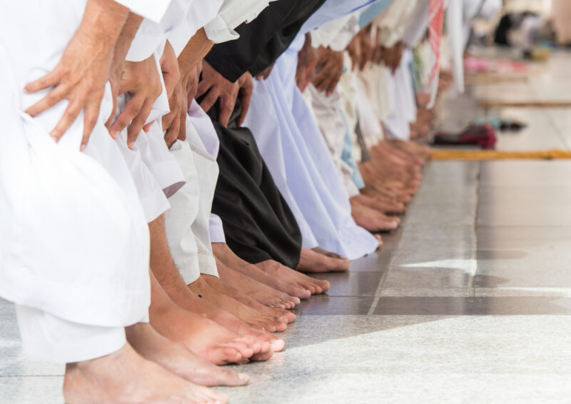 Orang Yang Haram Menjadi Imam Orang Yang Haram Menjadi Imam